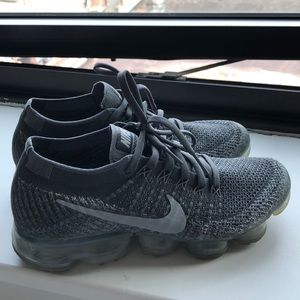 Women’s nike vapormax grey